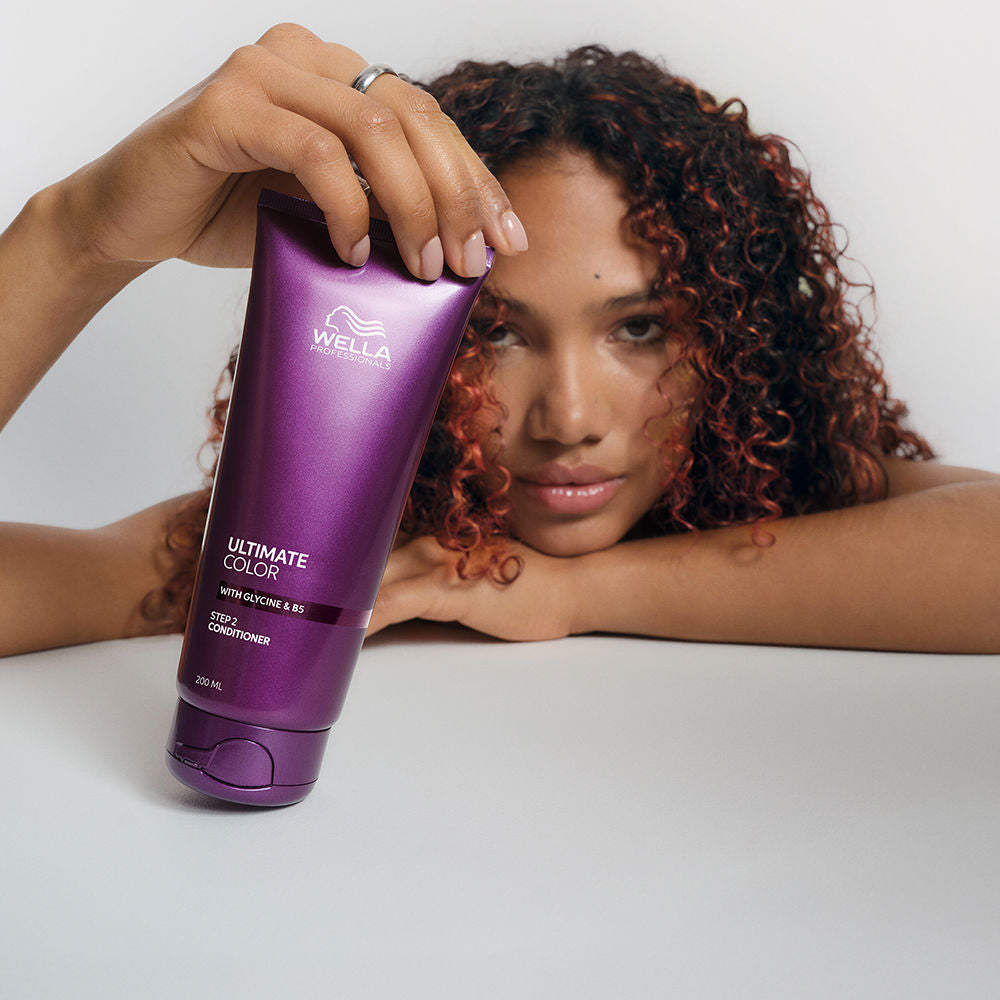 Wella Professionals Ultimate Color Vibrant Color Anti-Porosity Moisturizing Conditioner for Color-Treated Hair 1000 ml