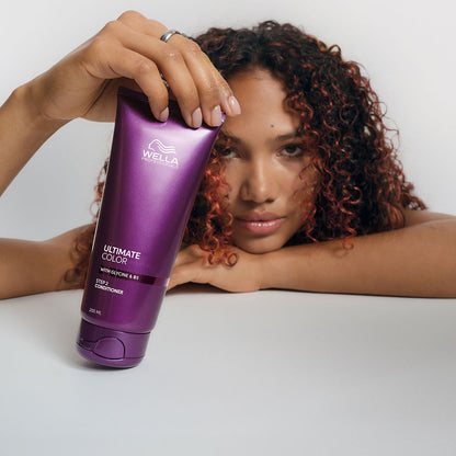 Wella Professionals Ultimate Color Vibrant Color Anti-Porosity Moisturizing Conditioner for Color-Treated Hair 1000 ml
